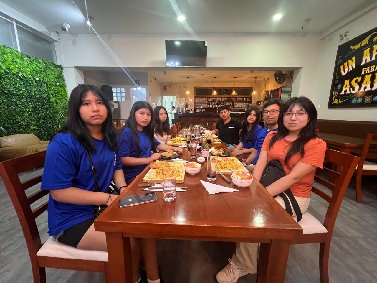 Admisión COAR 2026 - Celebración del equipo