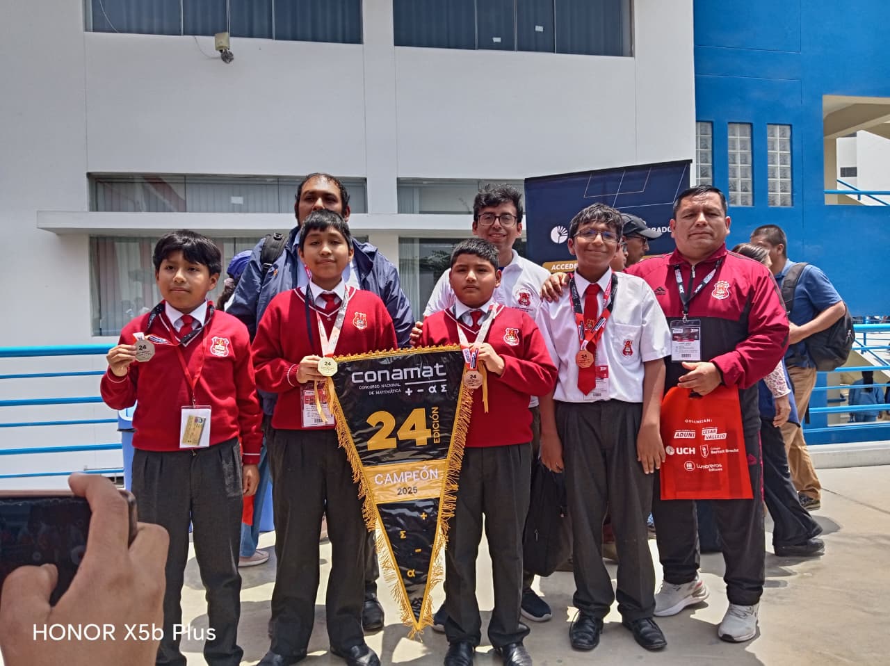 Estudiantes de EUCLIDES en CONAMAT 2025
